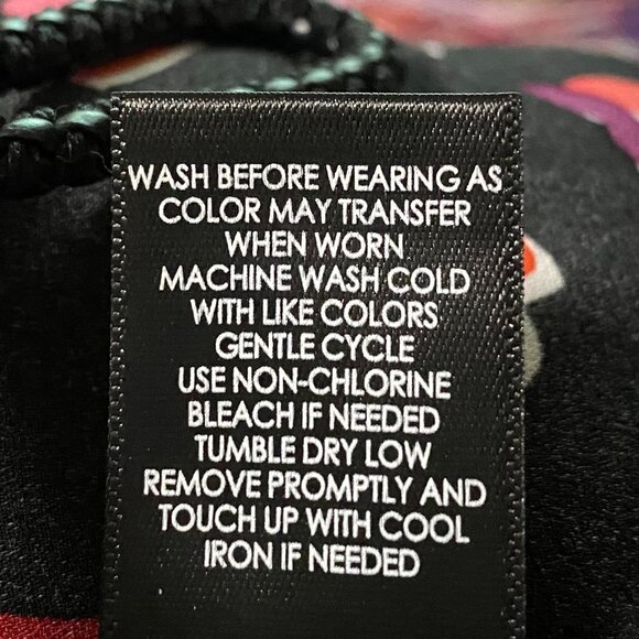 Torrid long sleeve, black button-down shirt w/red lips, size 4X - Picture 11 of 11